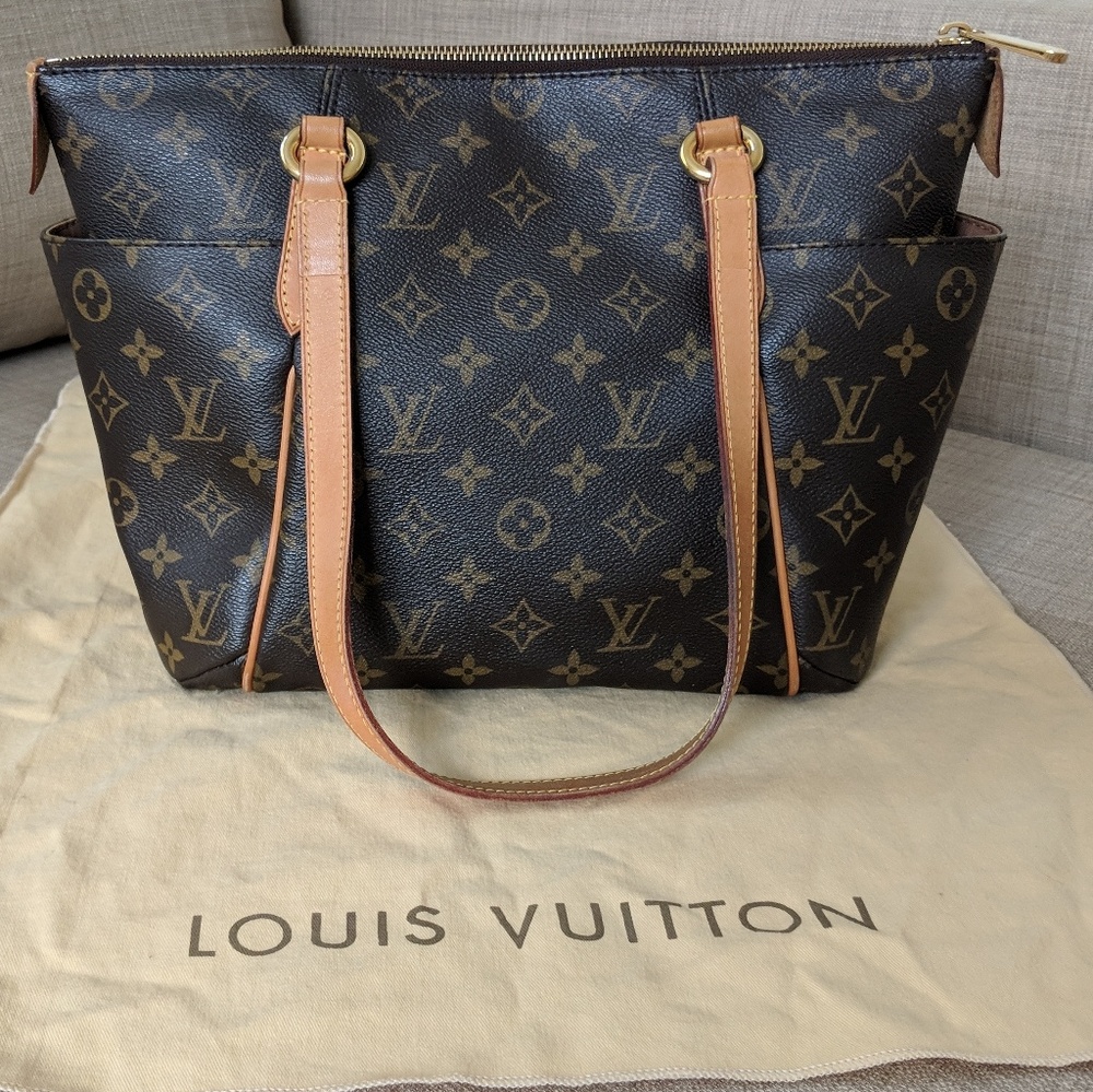 Louis Vuitton Totally PM tote purse 💯 authentic